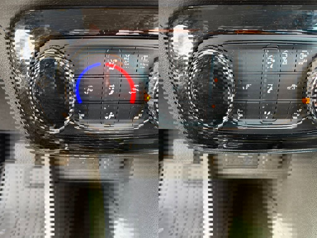 Used 2023 Buick Encore GX Preferred w/ Cold Weather Comfort Package AWD/4WD image 24