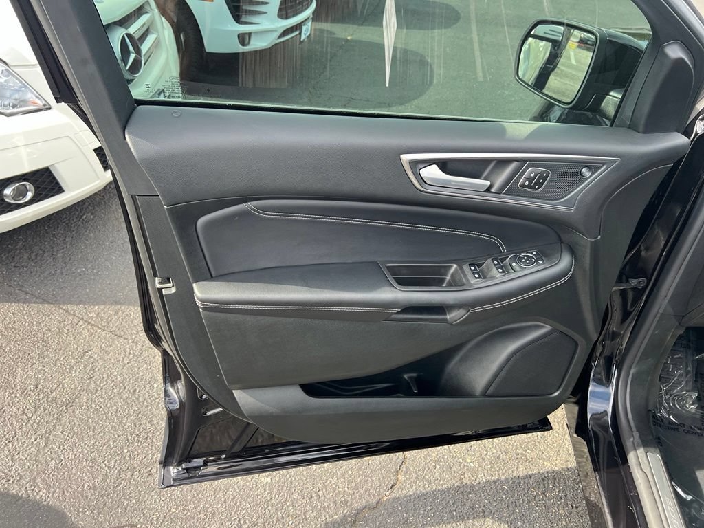 Certified 2023 Ford Edge Titanium AWD/4WD image 10