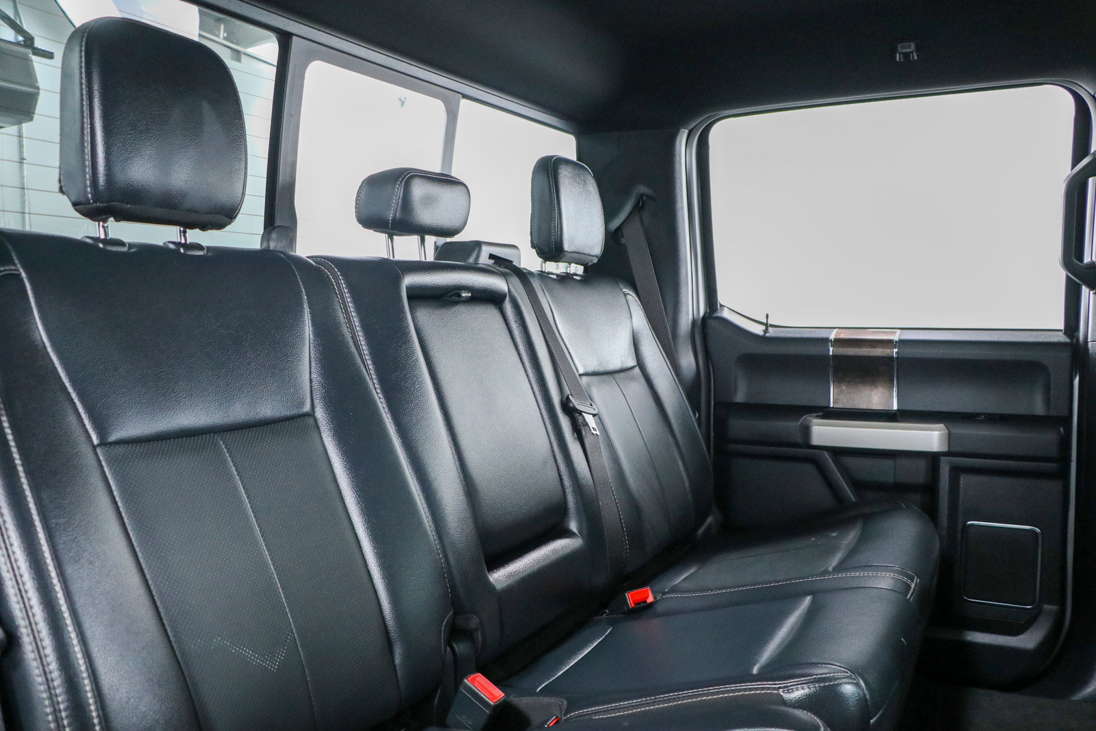 Used 2022 Ford F250 Lariat w/ Black Appearance Package image 29