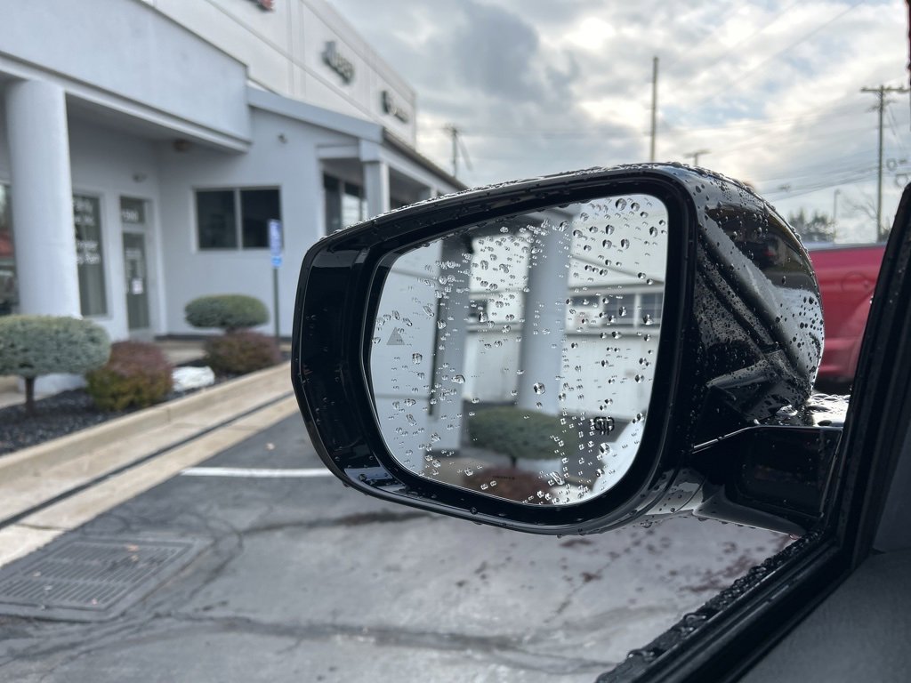 New 2025 Jeep Grand Cherokee Altitude image 19