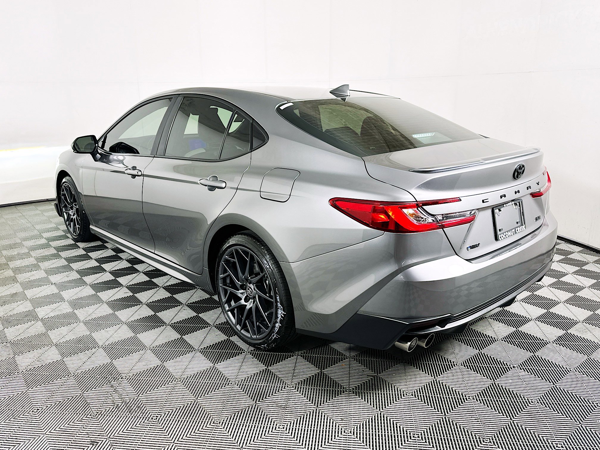 Certified 2025 Toyota Camry SE w/ Convenience Package FWD image 5