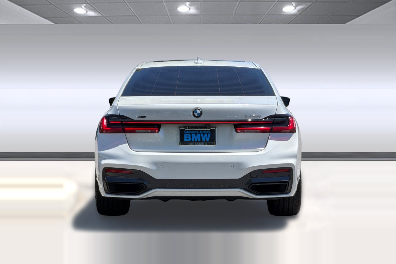 Certified 2022 BMW 750i xDrive w/ Executive Package AWD/4WD image 9