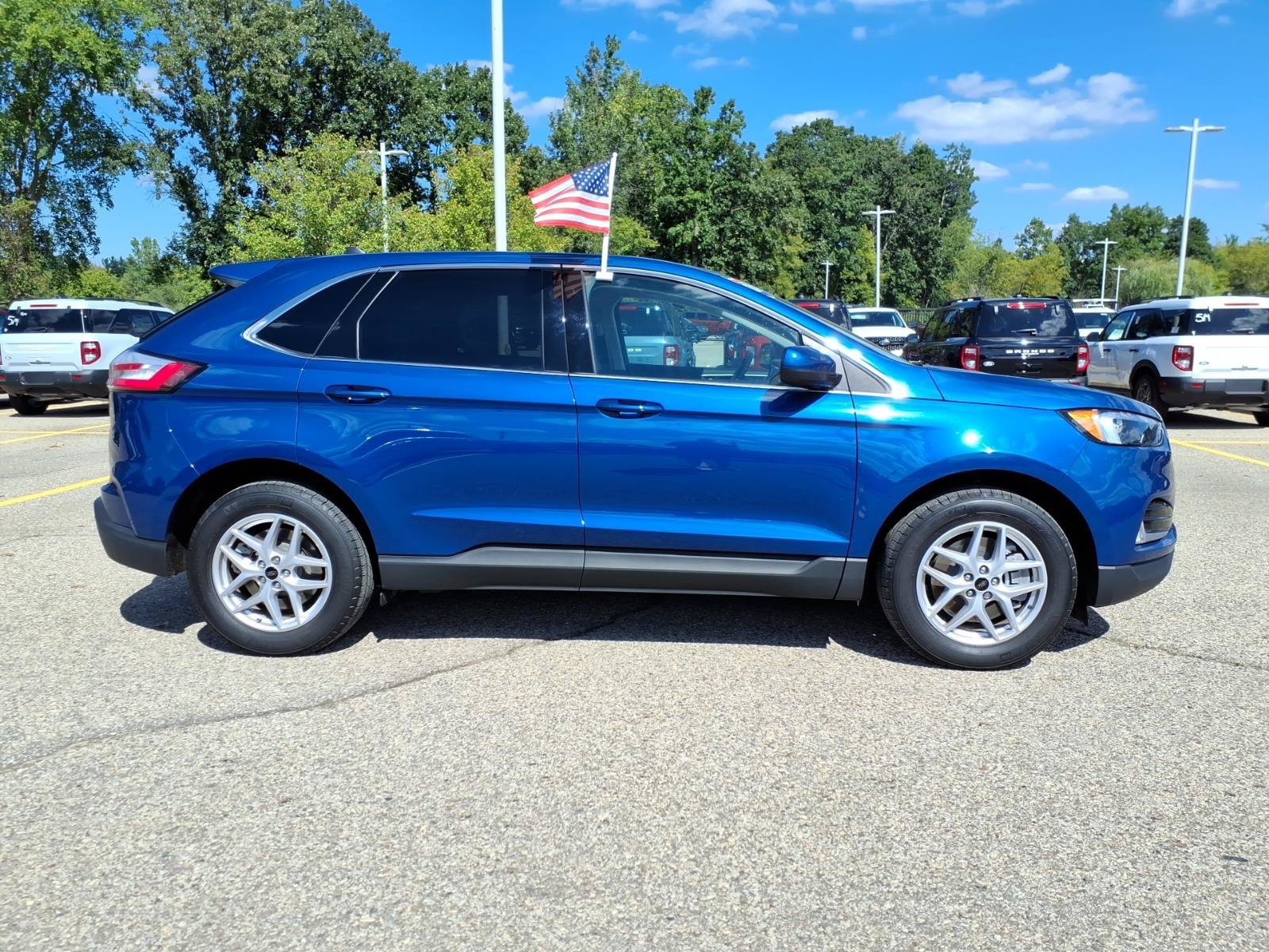 Used 2024 Ford Edge SEL w/ Convenience Package AWD/4WD image 9