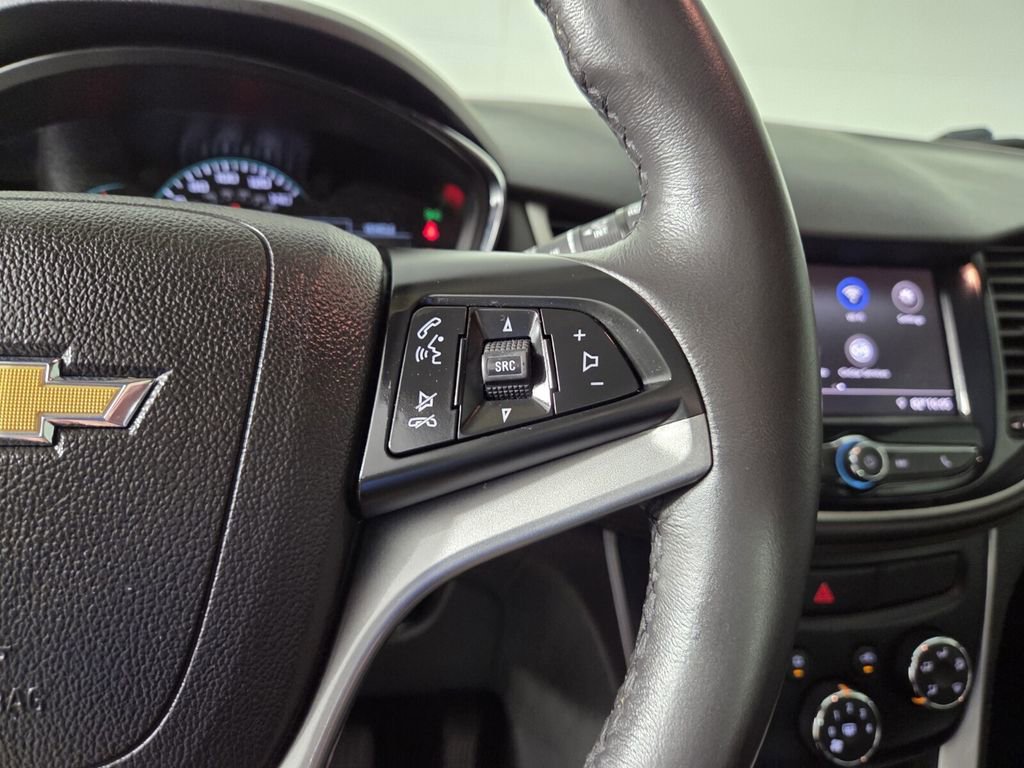 Used 2020 Chevrolet Trax LT w/ Redline Edition image 19