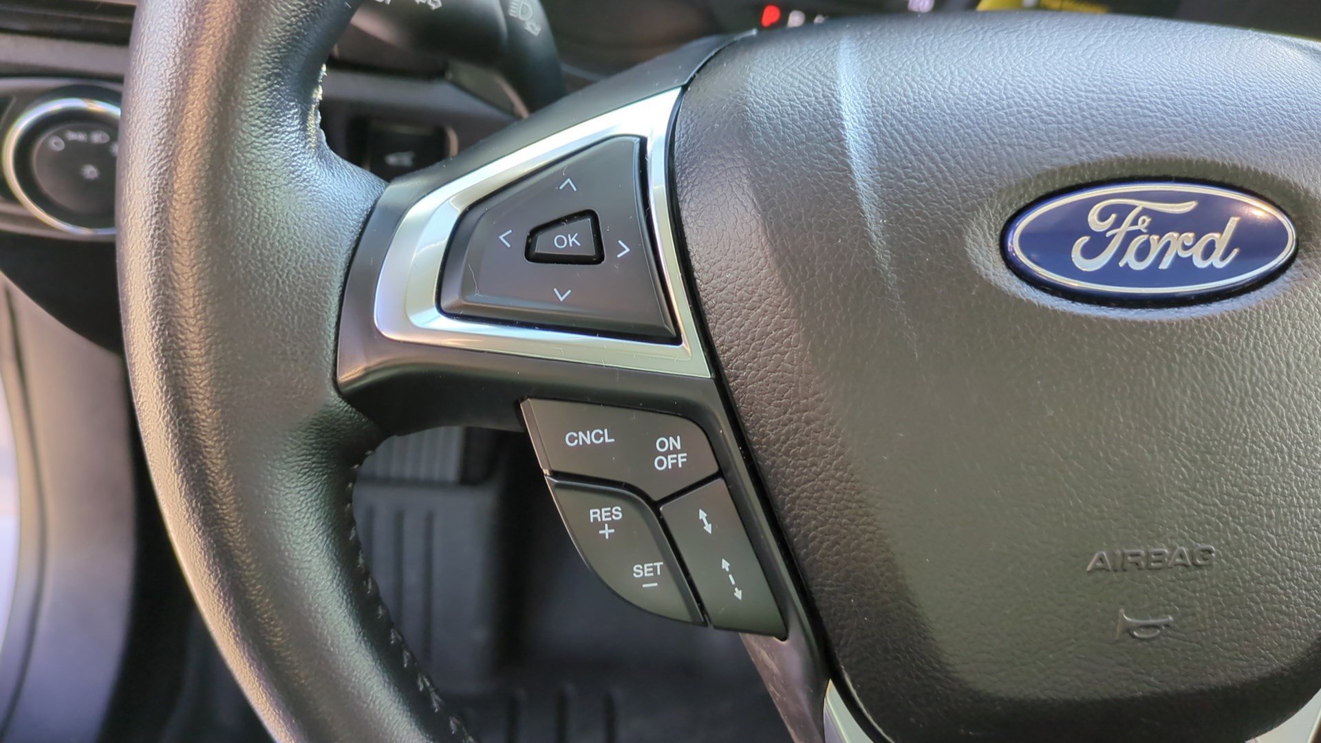 Used 2020 Ford Fusion Titanium image 18