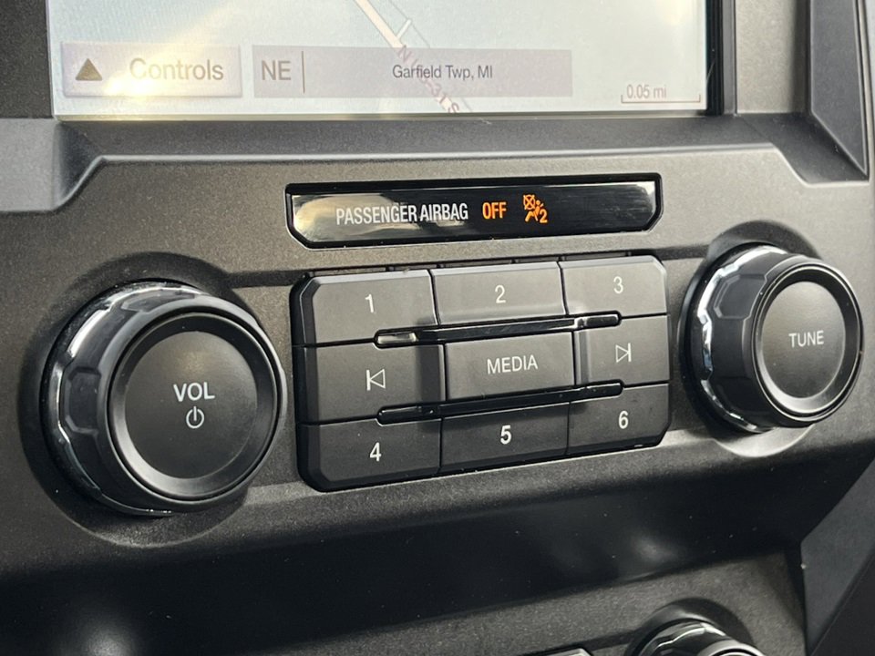 Certified 2019 Ford F150 XLT w/ Equipment Group 302A Luxury image 28