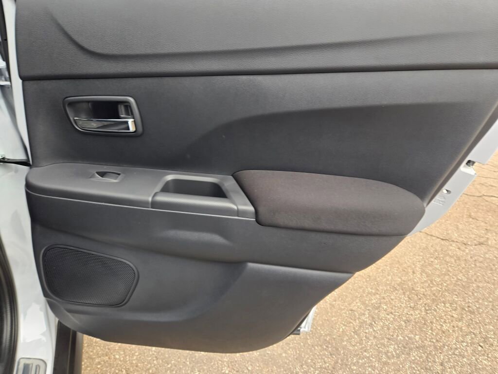 Used 2026 Mitsubishi Outlander Sport ES AWD/4WD image 9