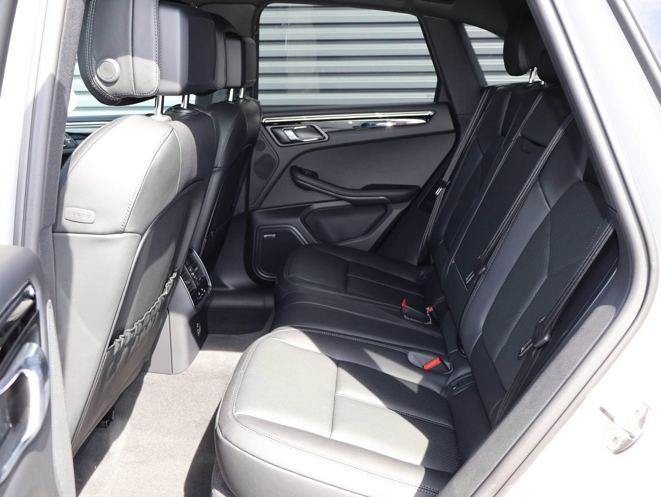 New 2026 Porsche Macan AWD/4WD image 26