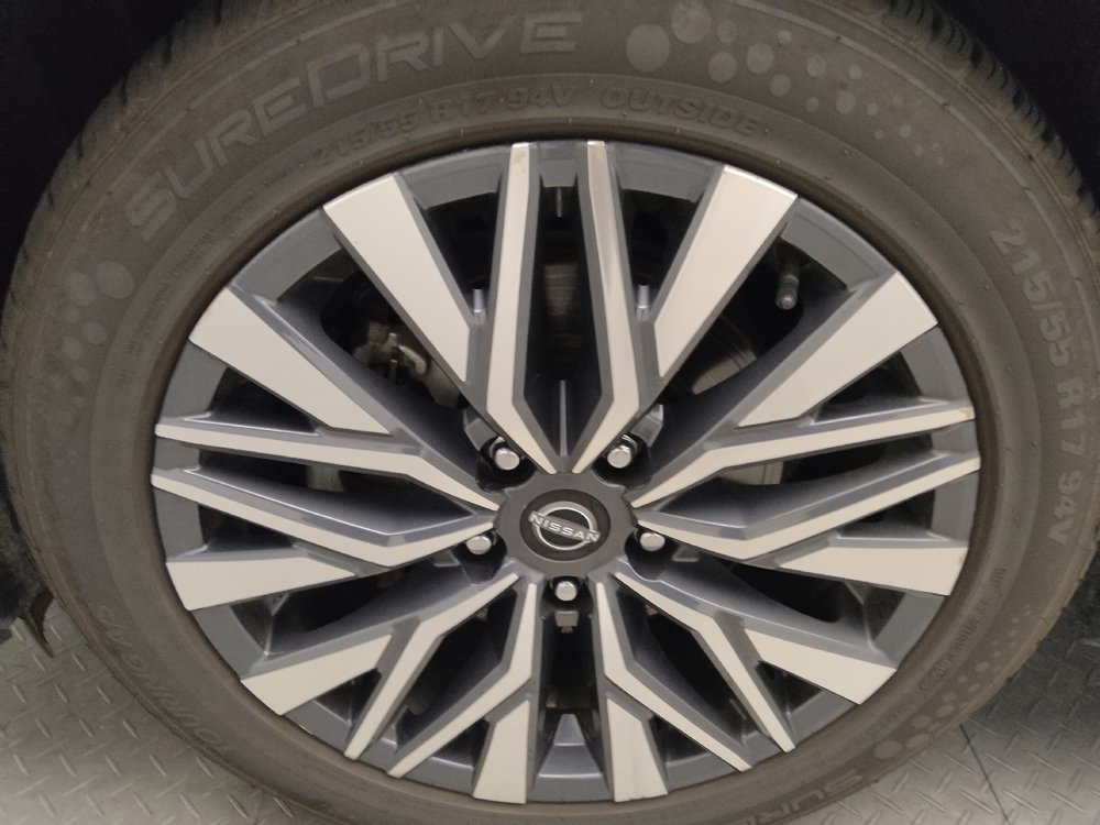 Used 2024 Nissan Altima 2.5 SV image 31