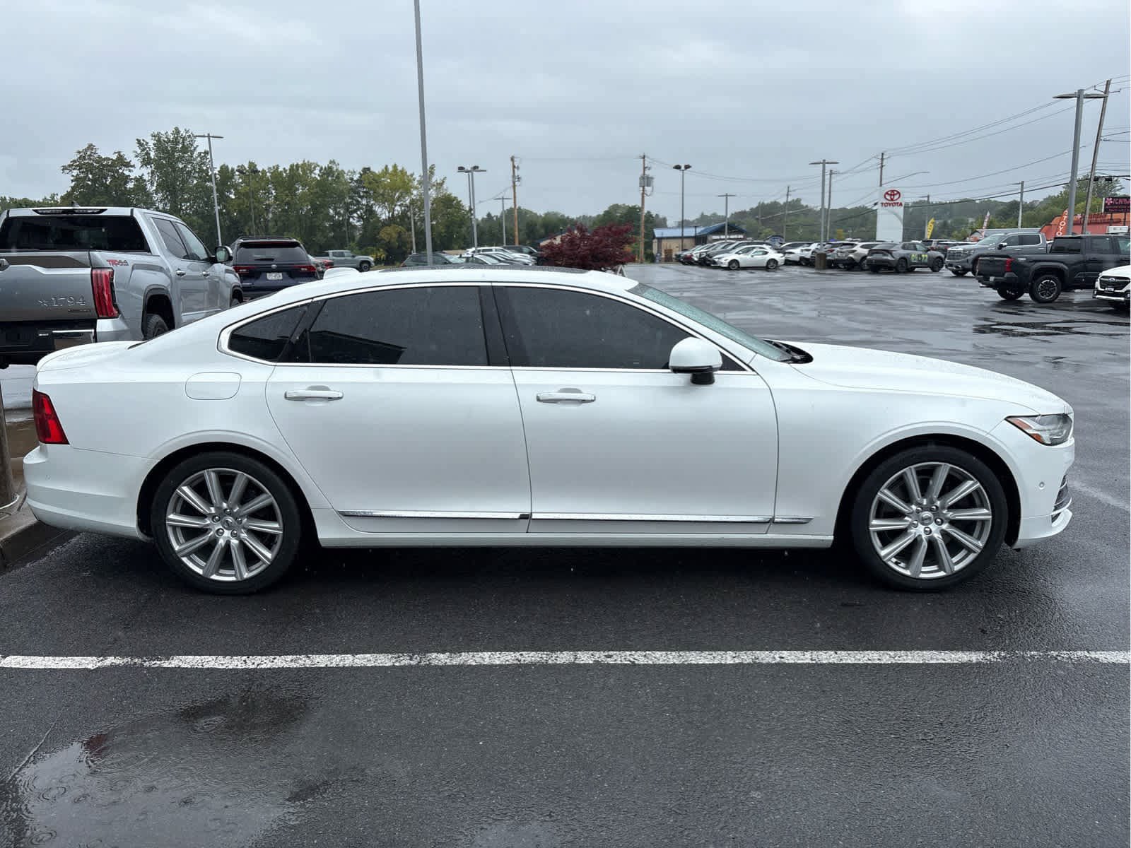 Used 2018 Volvo S90 T6 Inscription w/ Convenience Package AWD/4WD image 3