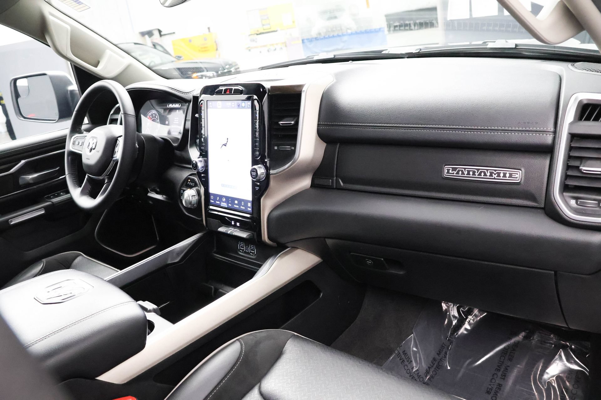 Used 2022 RAM 1500 Laramie AWD/4WD image 31