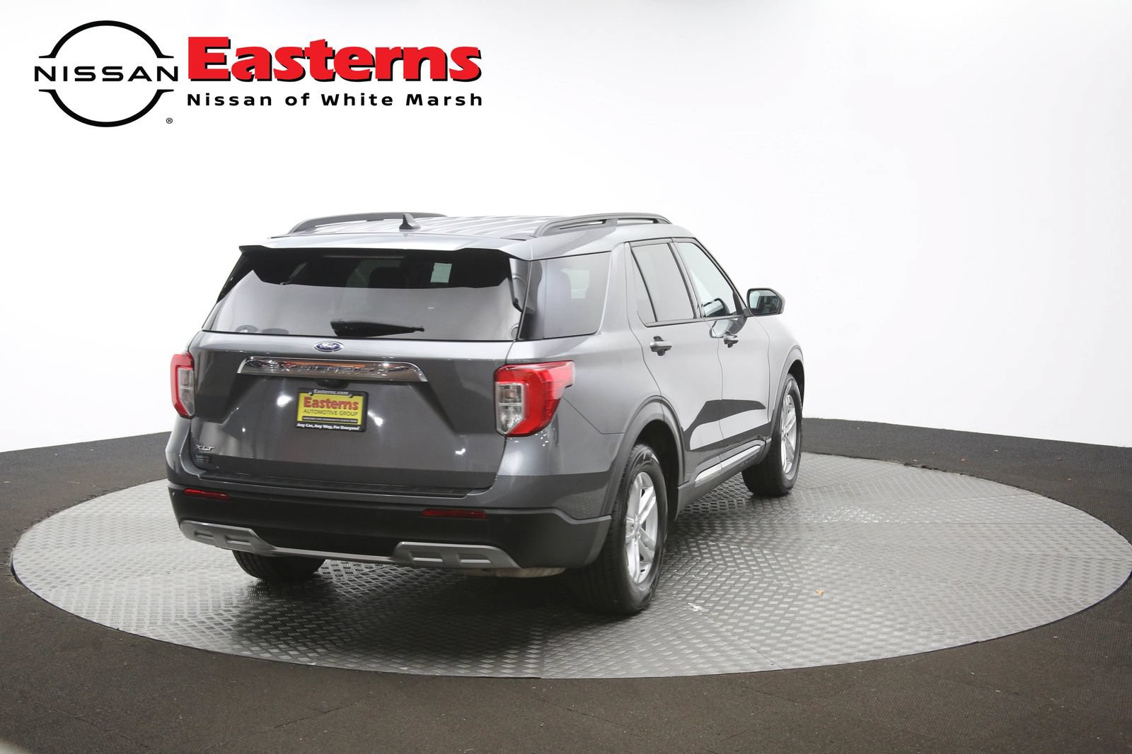 Used 2023 Ford Explorer XLT w/ Equipment Group 202A RWD image 39