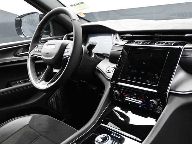 New 2025 Jeep Grand Cherokee L Laredo image 12