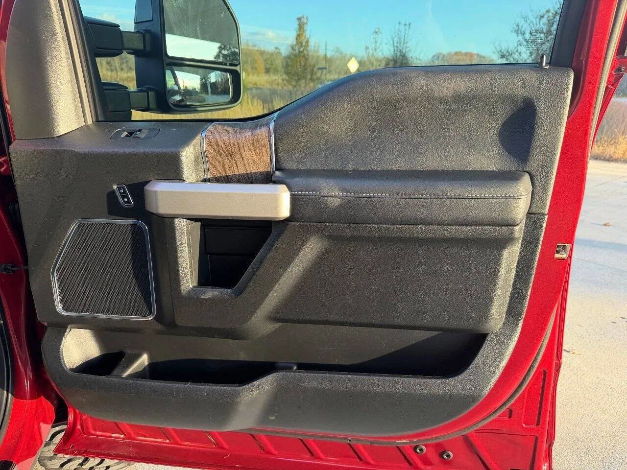 Used 2019 Ford F250 Lariat image 22