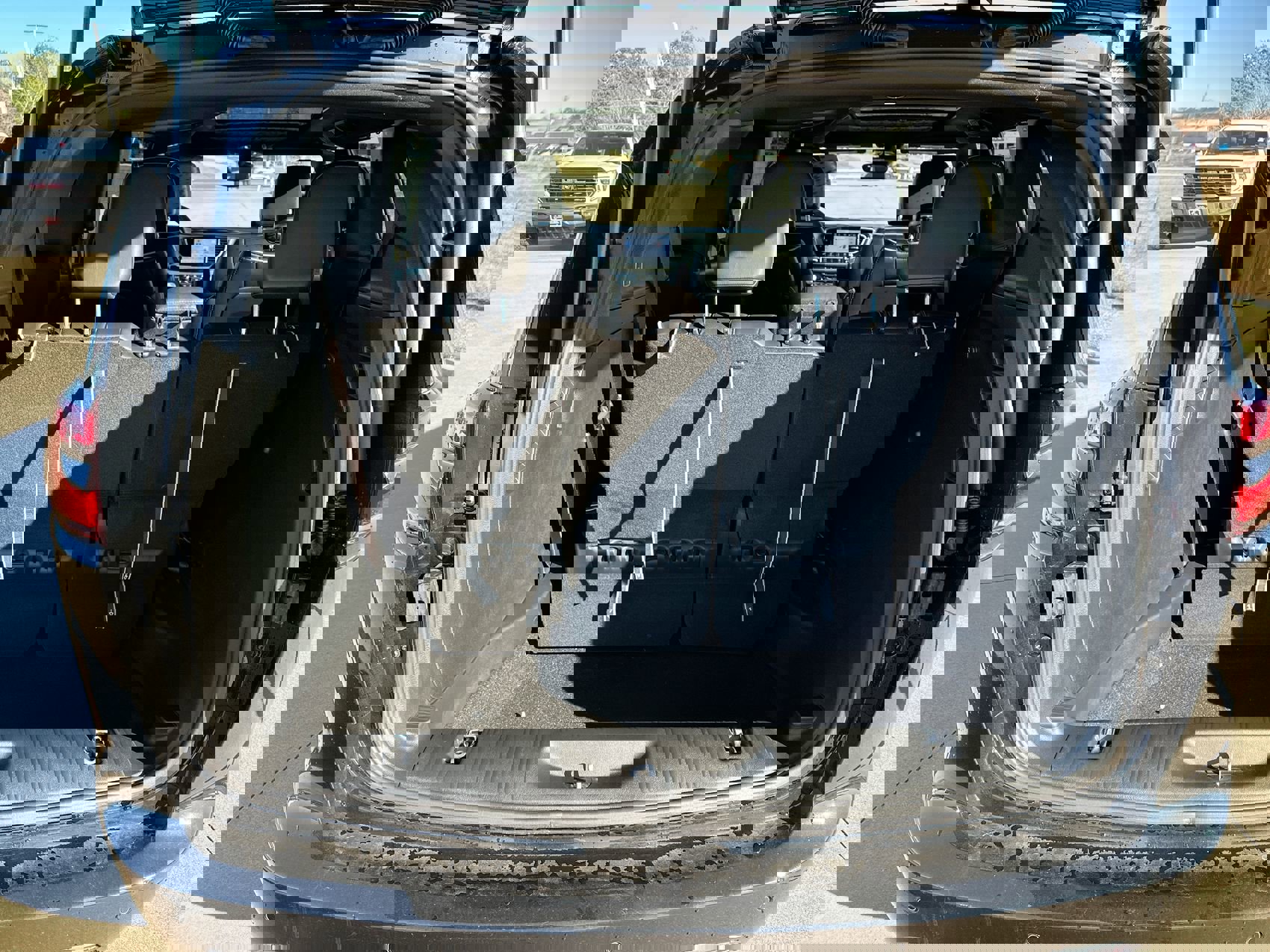 New 2026 Chrysler Pacifica Limited w/ S Appearance Package image 25