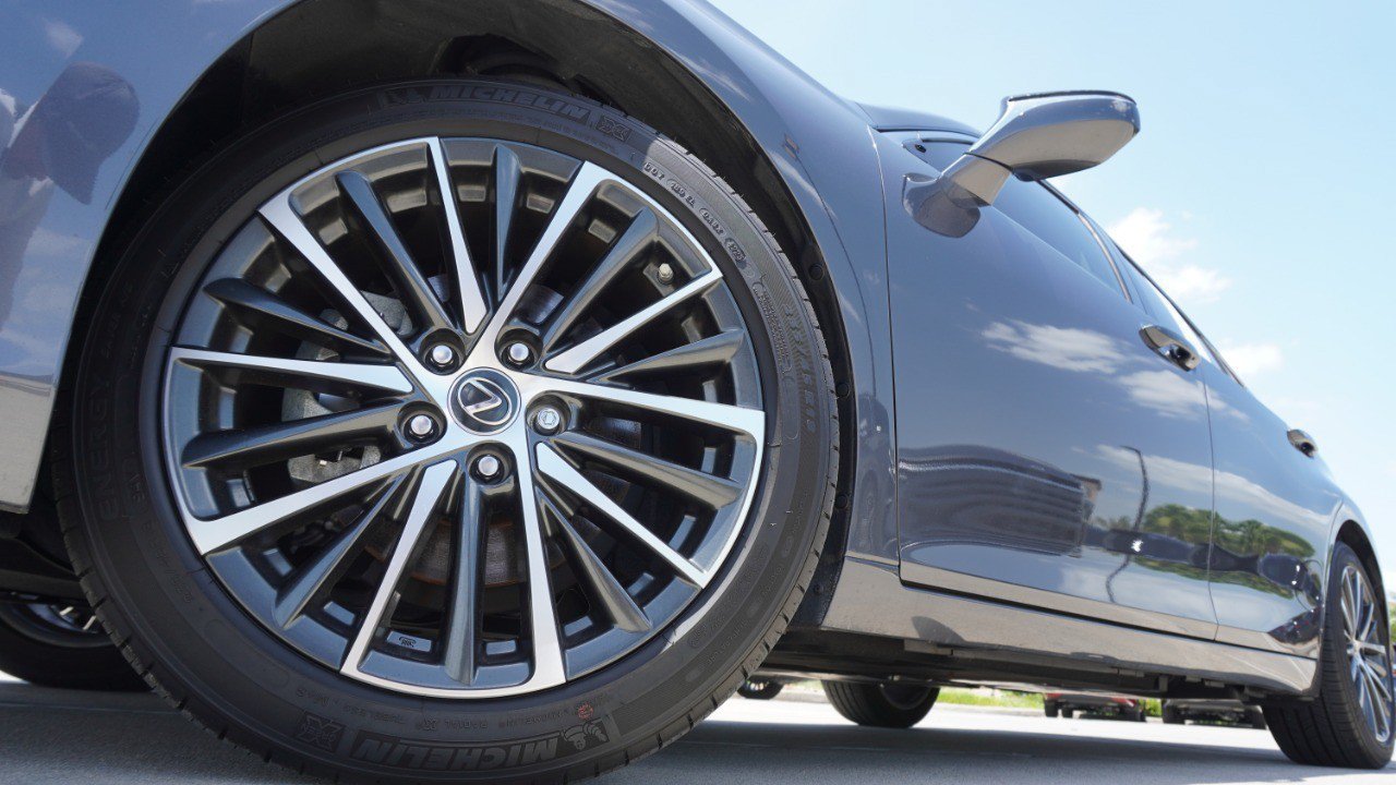 Certified 2024 Lexus ES 350 w/ Premium Package FWD image 12