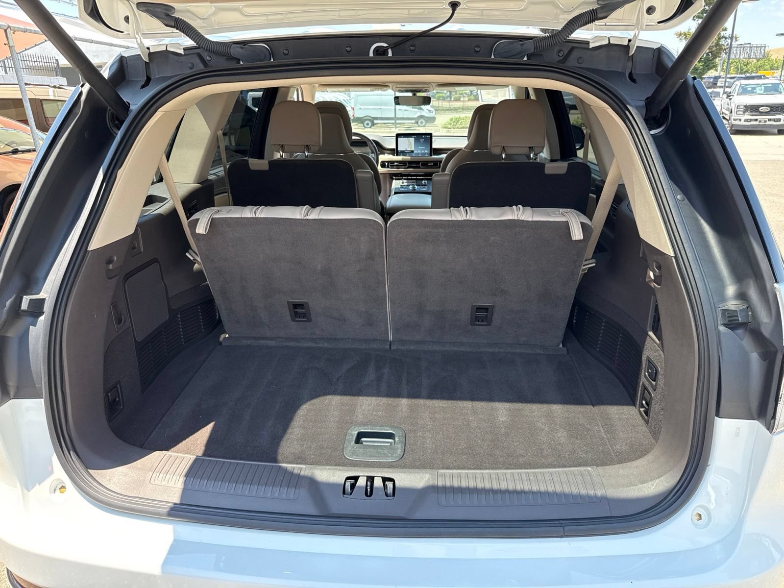 Certified 2021 Lincoln Aviator Grand Touring w/ Equipment Group 302A AWD/4WD image 17