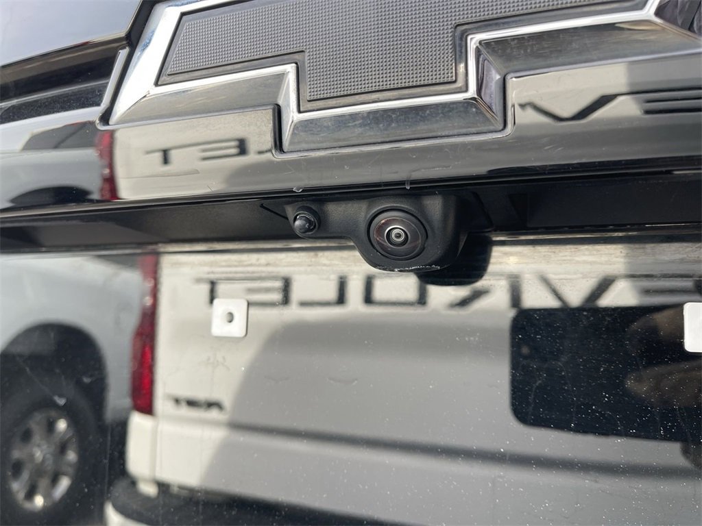 Used 2024 Chevrolet Traverse RS w/ LPO, Floor Liner Package image 9