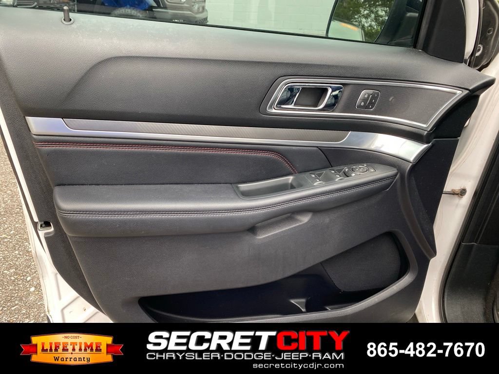 Used 2019 Ford Explorer Sport w/ Equipment Group 401A AWD/4WD image 13