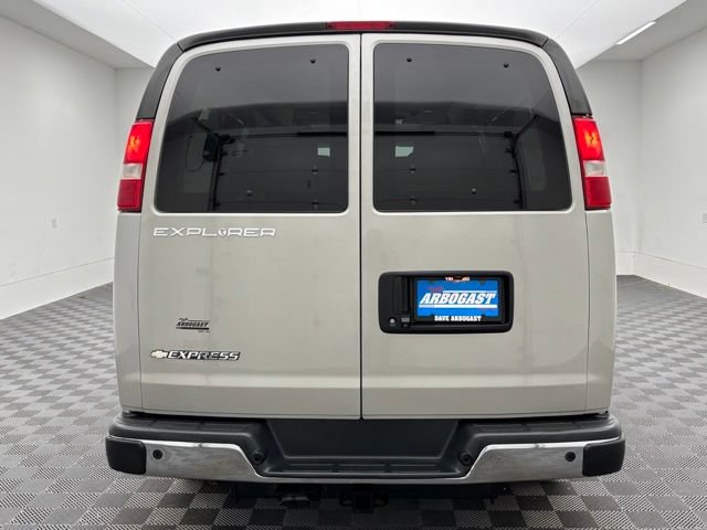Used 2019 Chevrolet Express 2500 RWD image 9