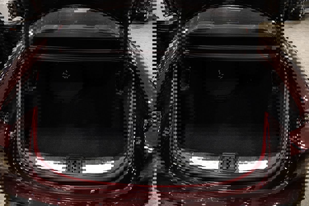 Used 2021 Porsche Taycan 4S w/ Premium Package image 54