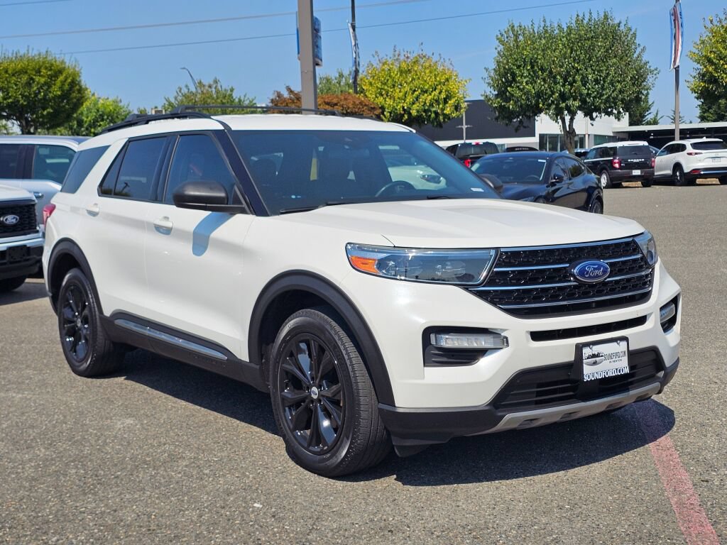 Used 2020 Ford Explorer XLT w/ Equipment Group 202A AWD/4WD image 3