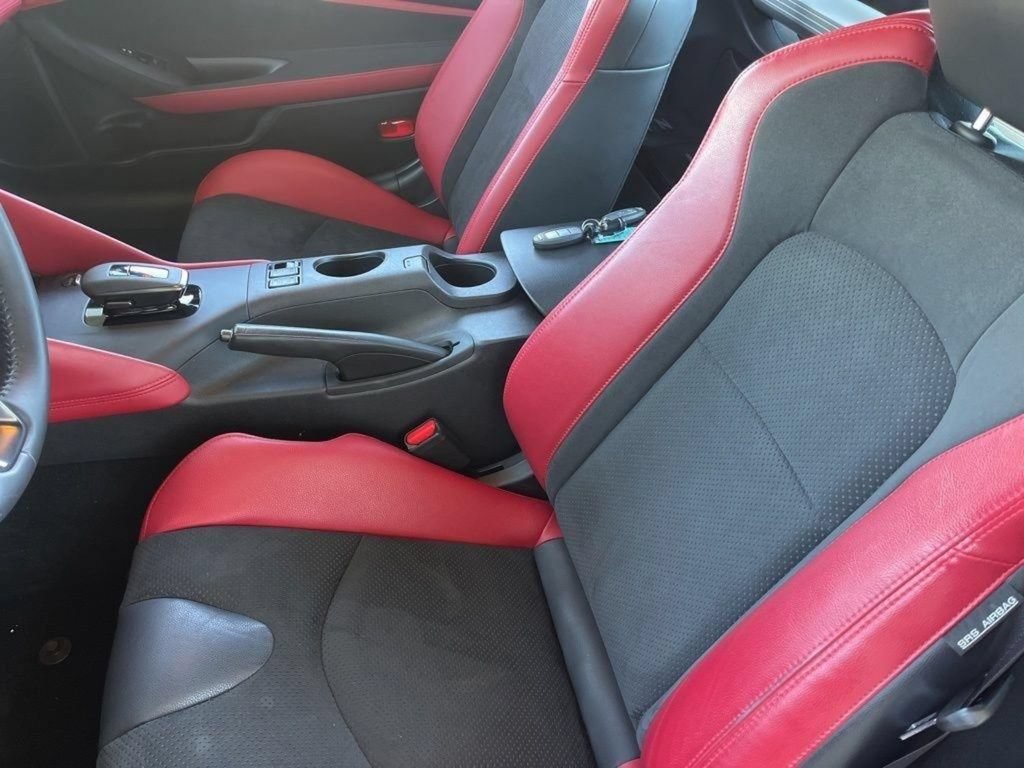 Used 2025 Nissan Z Performance w/ Floor Mat Package RWD image 9
