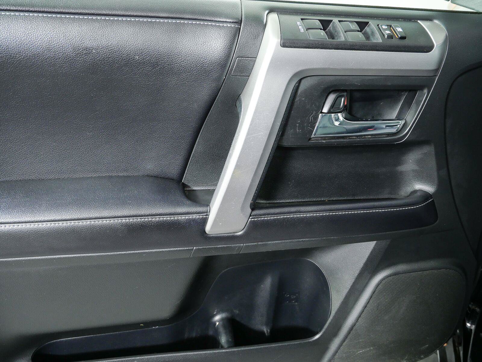 Used 2018 Toyota 4Runner SR5 Premium AWD/4WD image 8