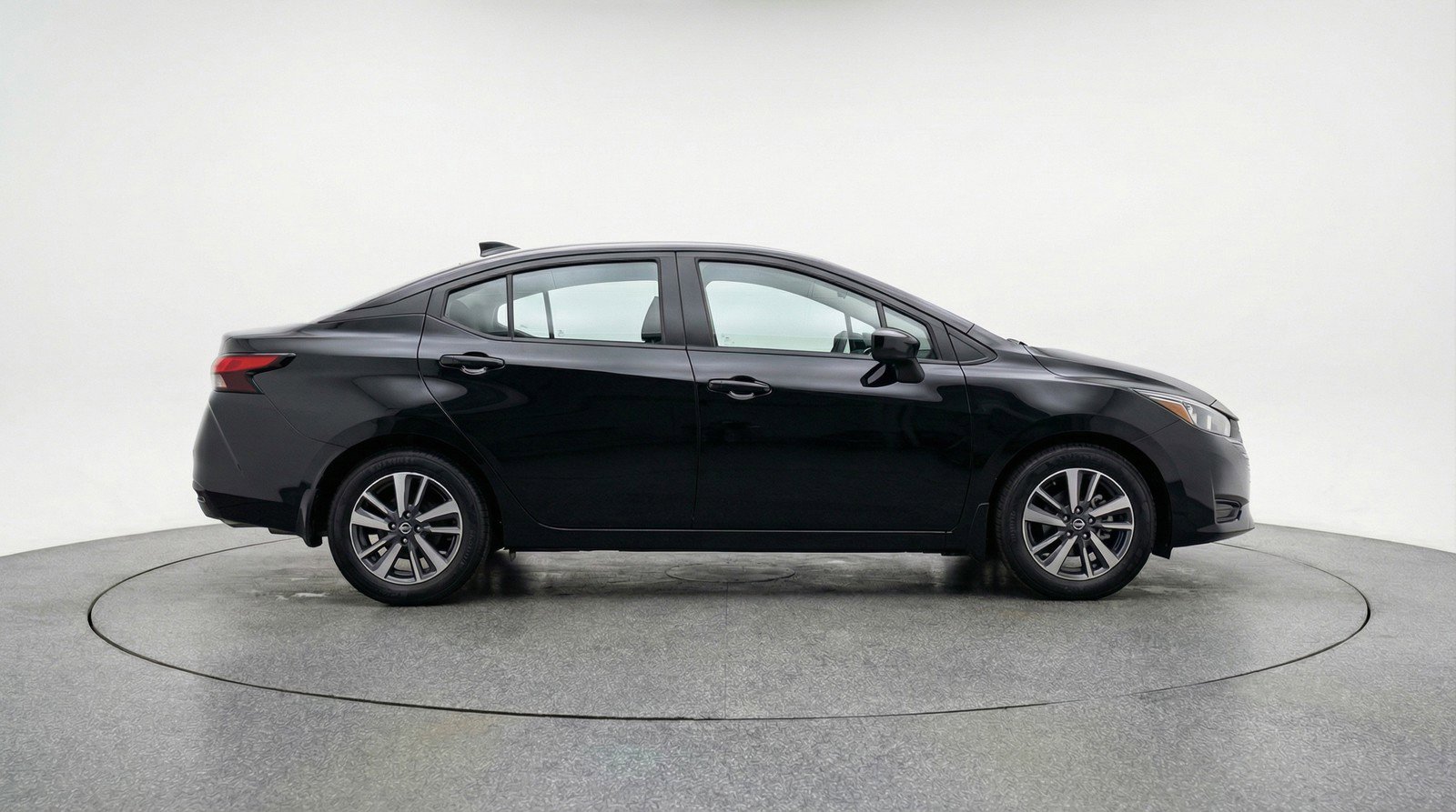 Used 2025 Nissan Versa SV image 11
