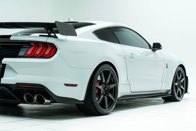 Used 2021 Ford Mustang Shelby GT500 w/ Carbon Fiber Track Pack image 14