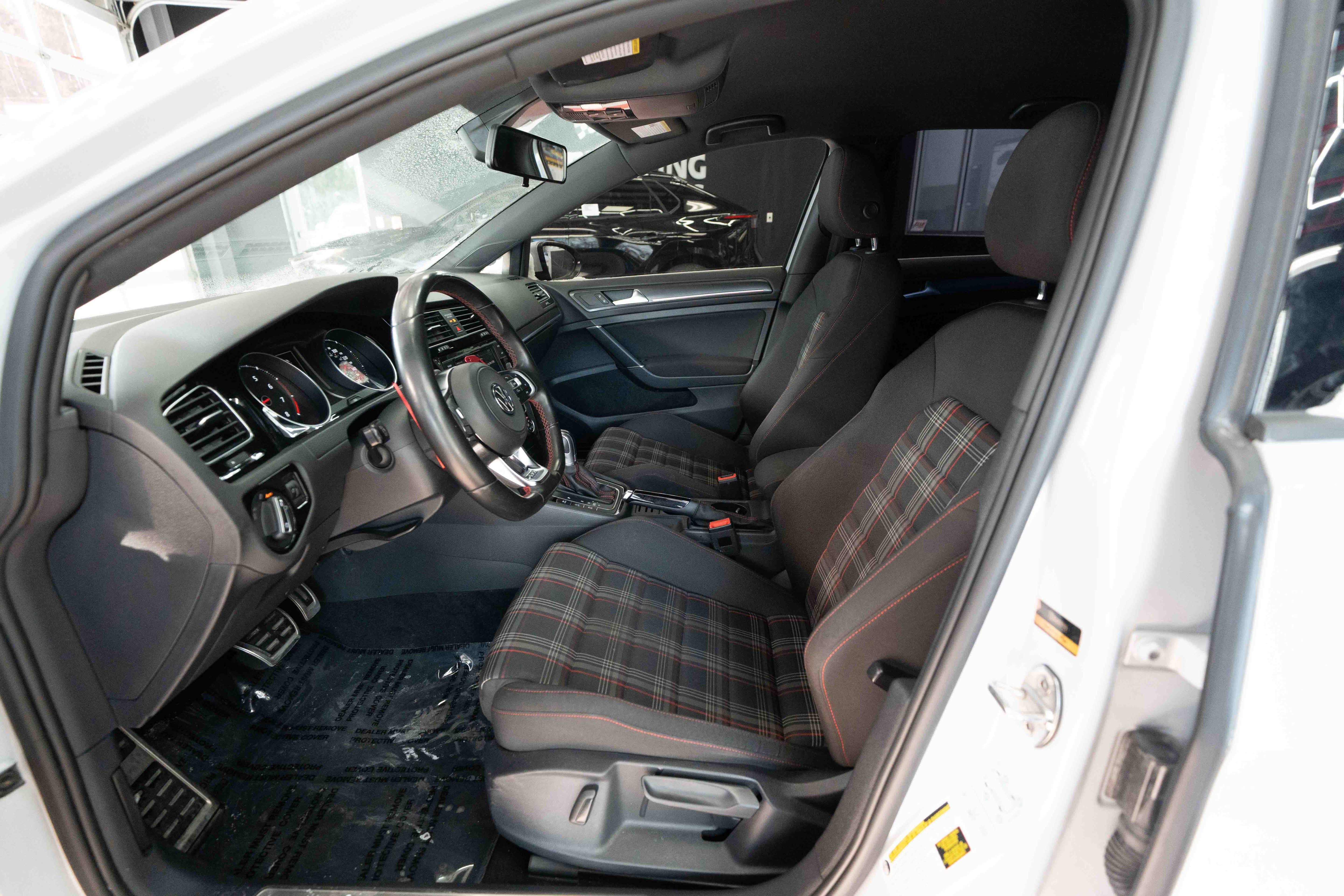 Used 2018 Volkswagen GTI S image 9