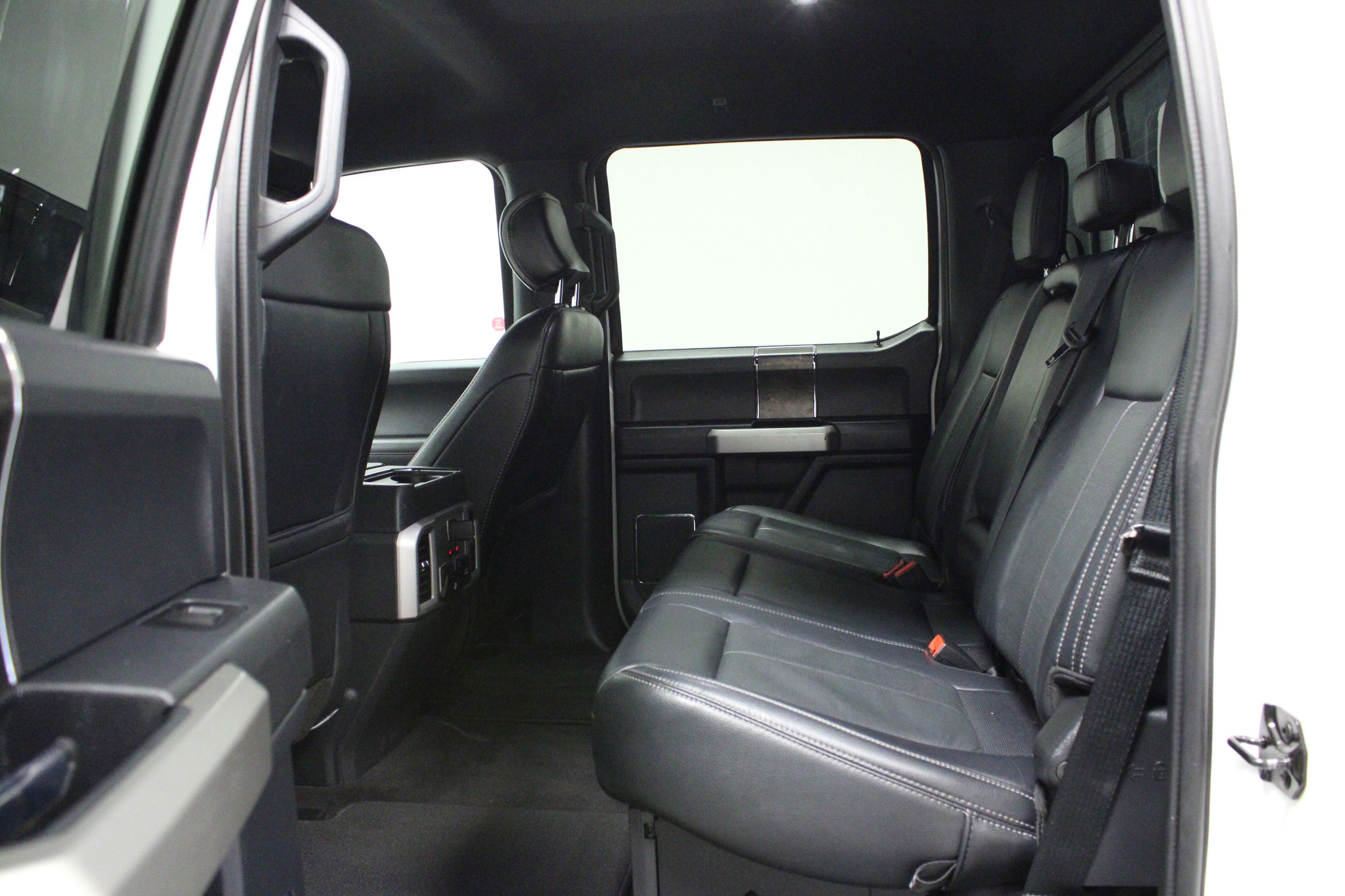 Used 2022 Ford F350 Lariat image 13