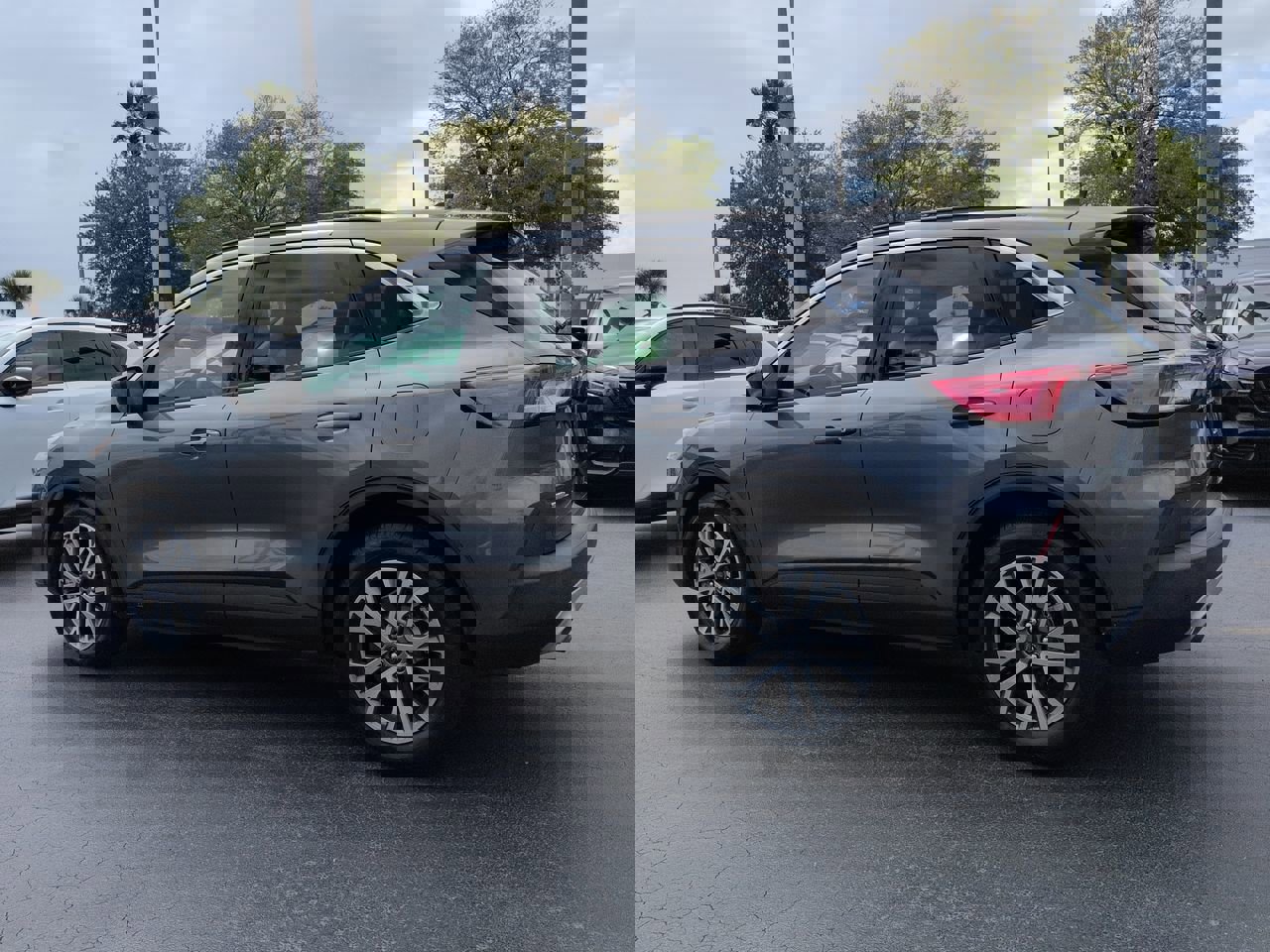 Used 2021 Ford Escape SEL w/ Technology Package image 6