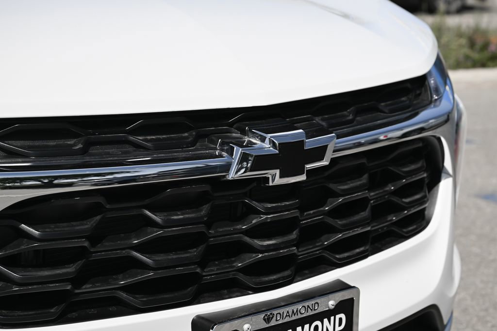 New 2026 Chevrolet Trax LT w/ LPO, Blackout Package FWD image 10