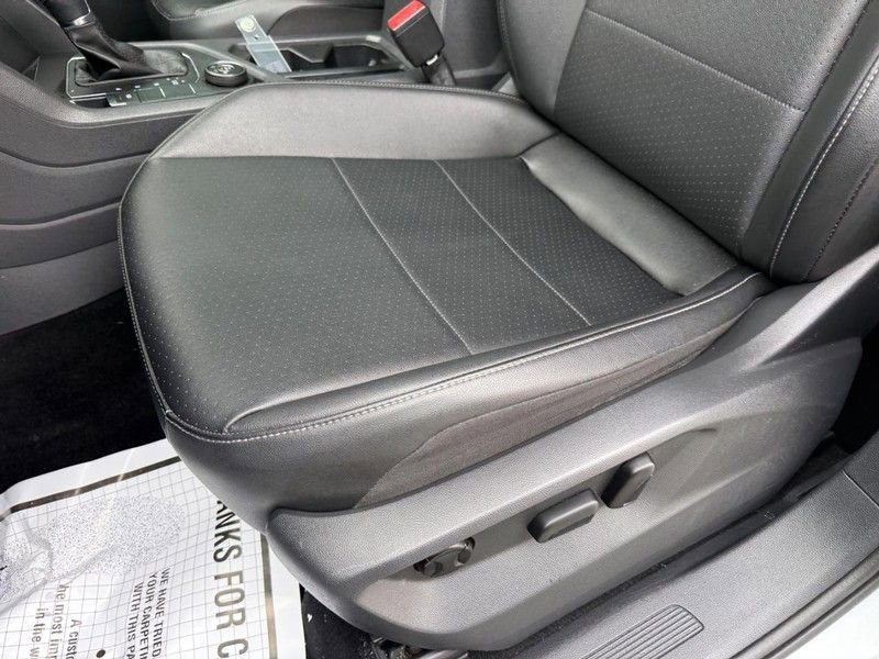 Used 2019 Volkswagen Tiguan SE w/ Panoramic Sunroof Package AWD/4WD image 17