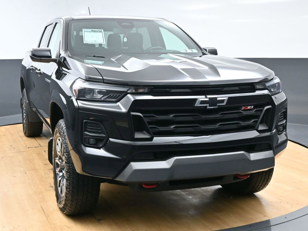 Used 2023 Chevrolet Colorado Z71 w/ Z71 Convenience Package 2 AWD/4WD image 4