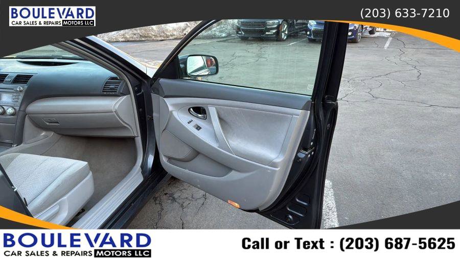 Used 2010 Toyota Camry LE FWD image 31