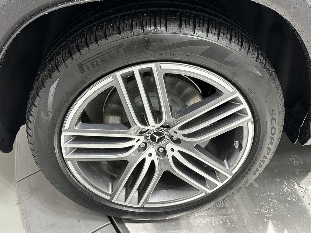Certified 2024 Mercedes-Benz GLS 450 4MATIC image 21