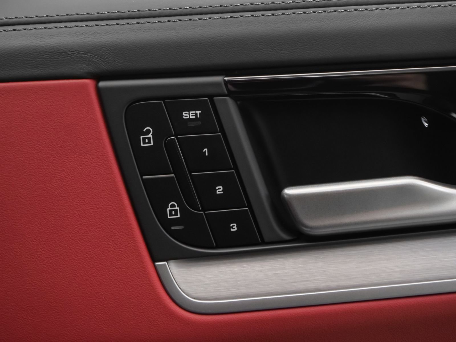 Certified 2025 Porsche Cayenne E-Hybrid image 24