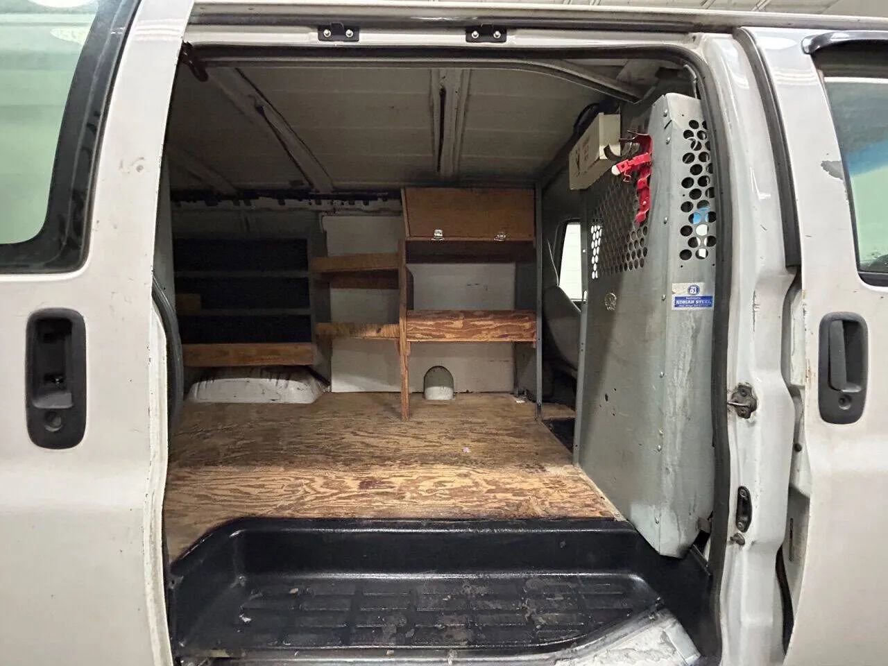 Used 2000 Chevrolet Express 3500 image 5