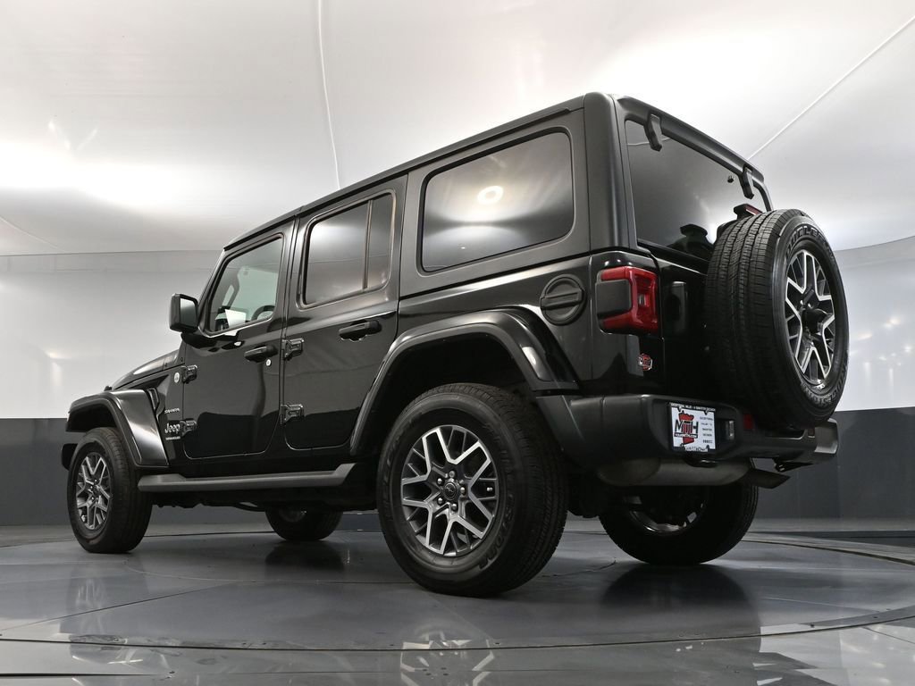 Used 2024 Jeep Wrangler Sahara image 46