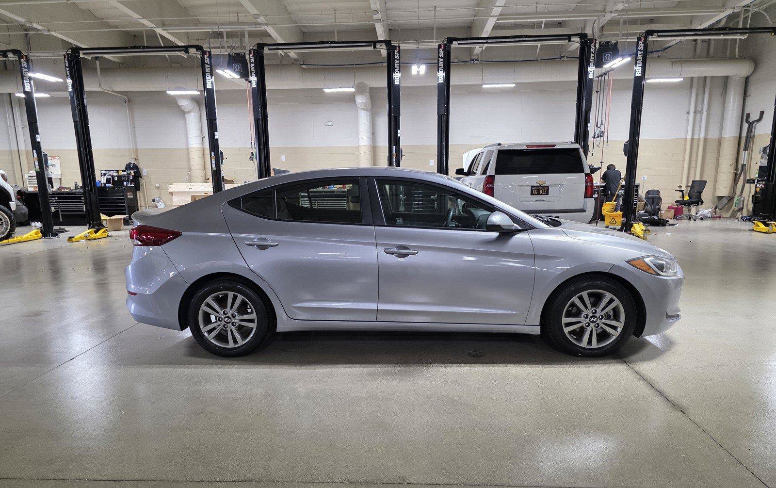Used 2017 Hyundai Elantra SE FWD image 8