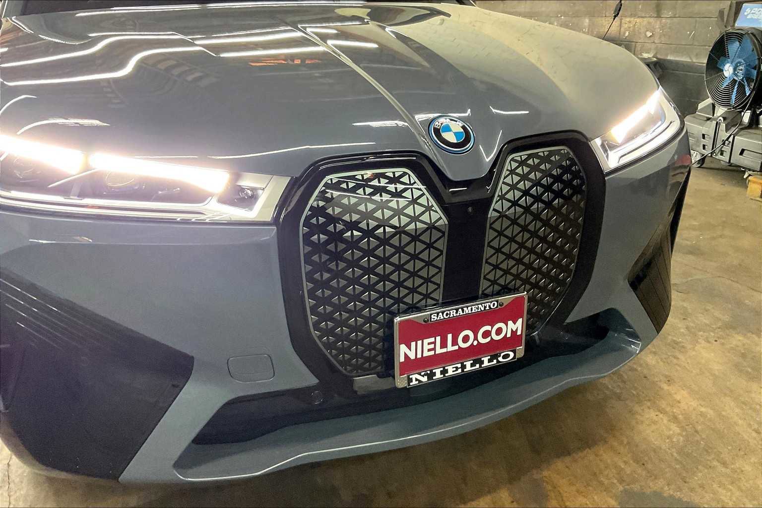 Used 2025 BMW iX M60 image 33