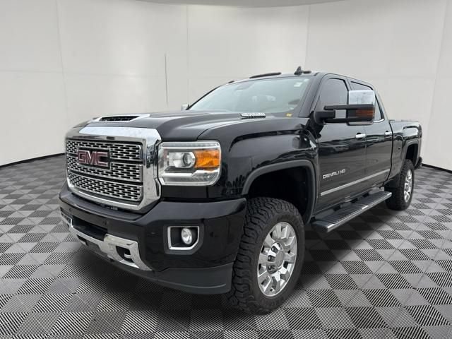 Used 2018 GMC Sierra 2500 Denali w/ Duramax Plus Package AWD/4WD image 12