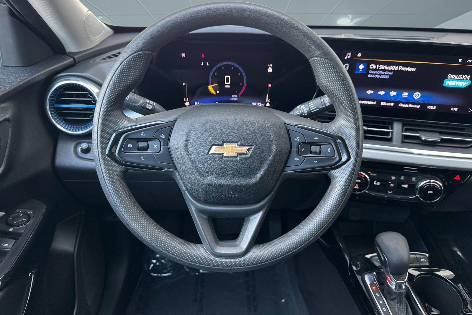 Used 2025 Chevrolet Trax LT image 26