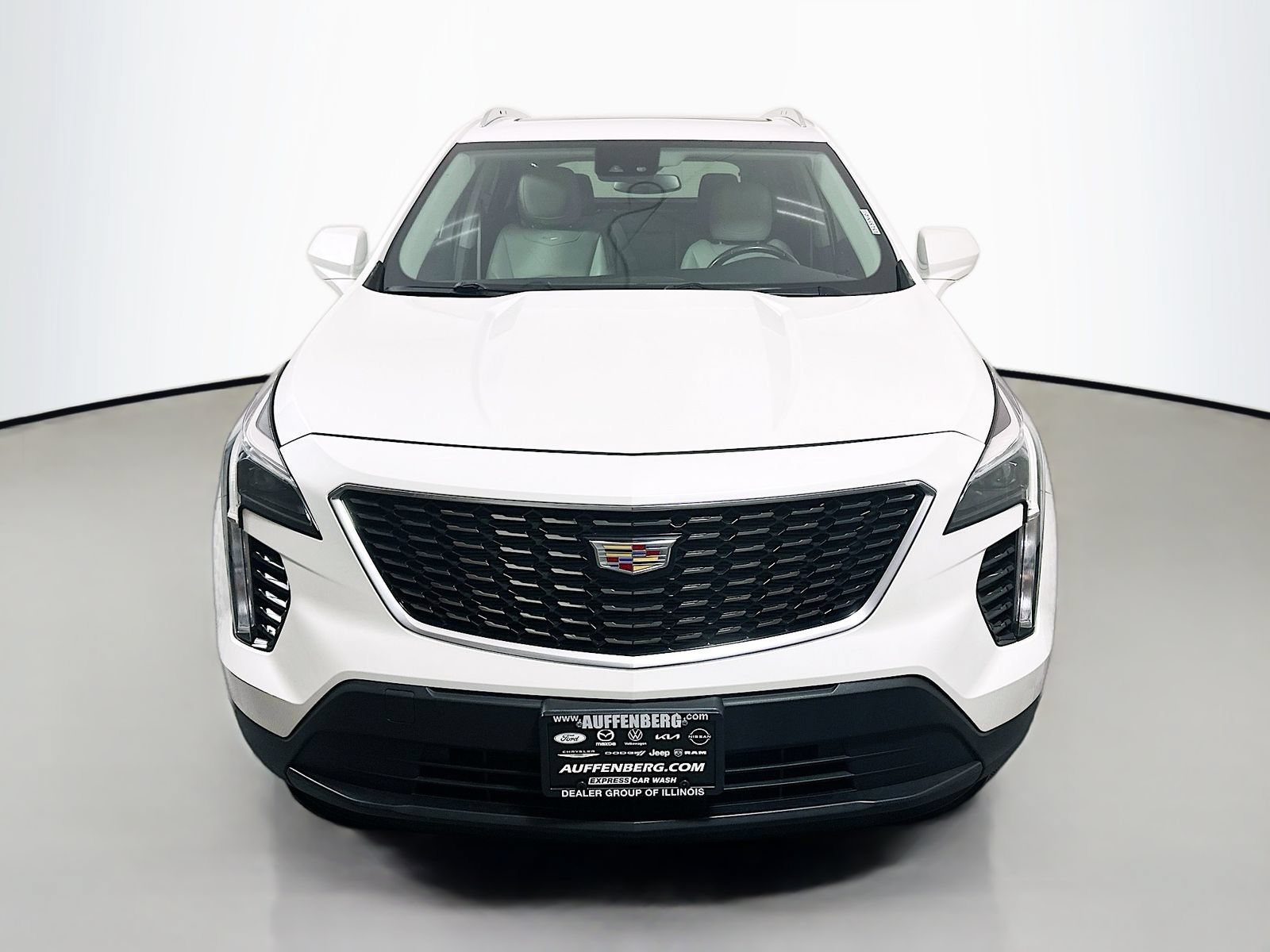 Used 2020 Cadillac XT4 Luxury w/ Cold Weather Package AWD/4WD image 2