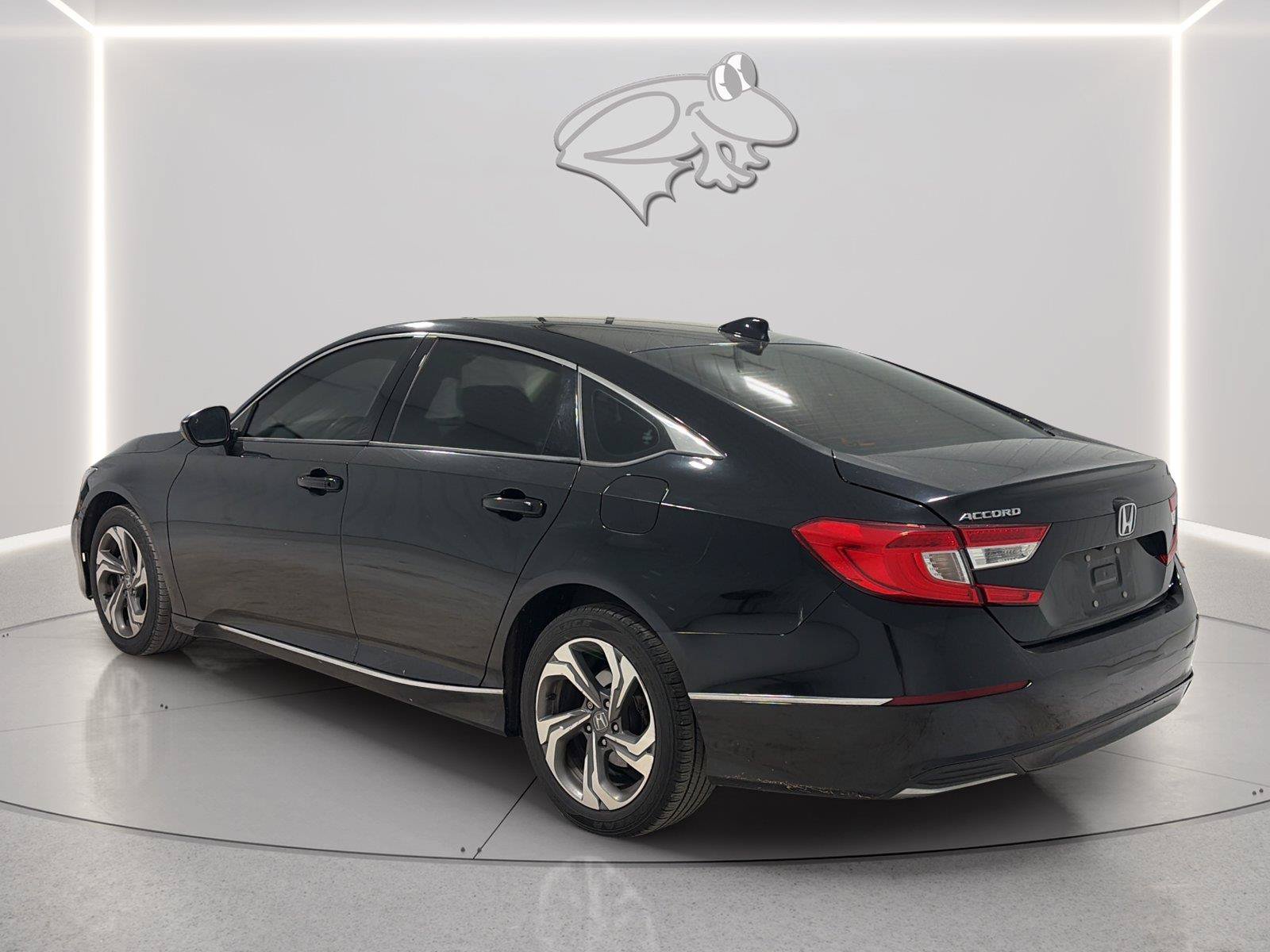 Used 2020 Honda Accord EX image 3