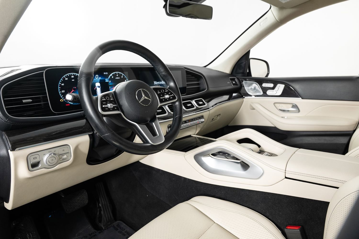 Used 2021 Mercedes-Benz GLS 450 4MATIC image 13