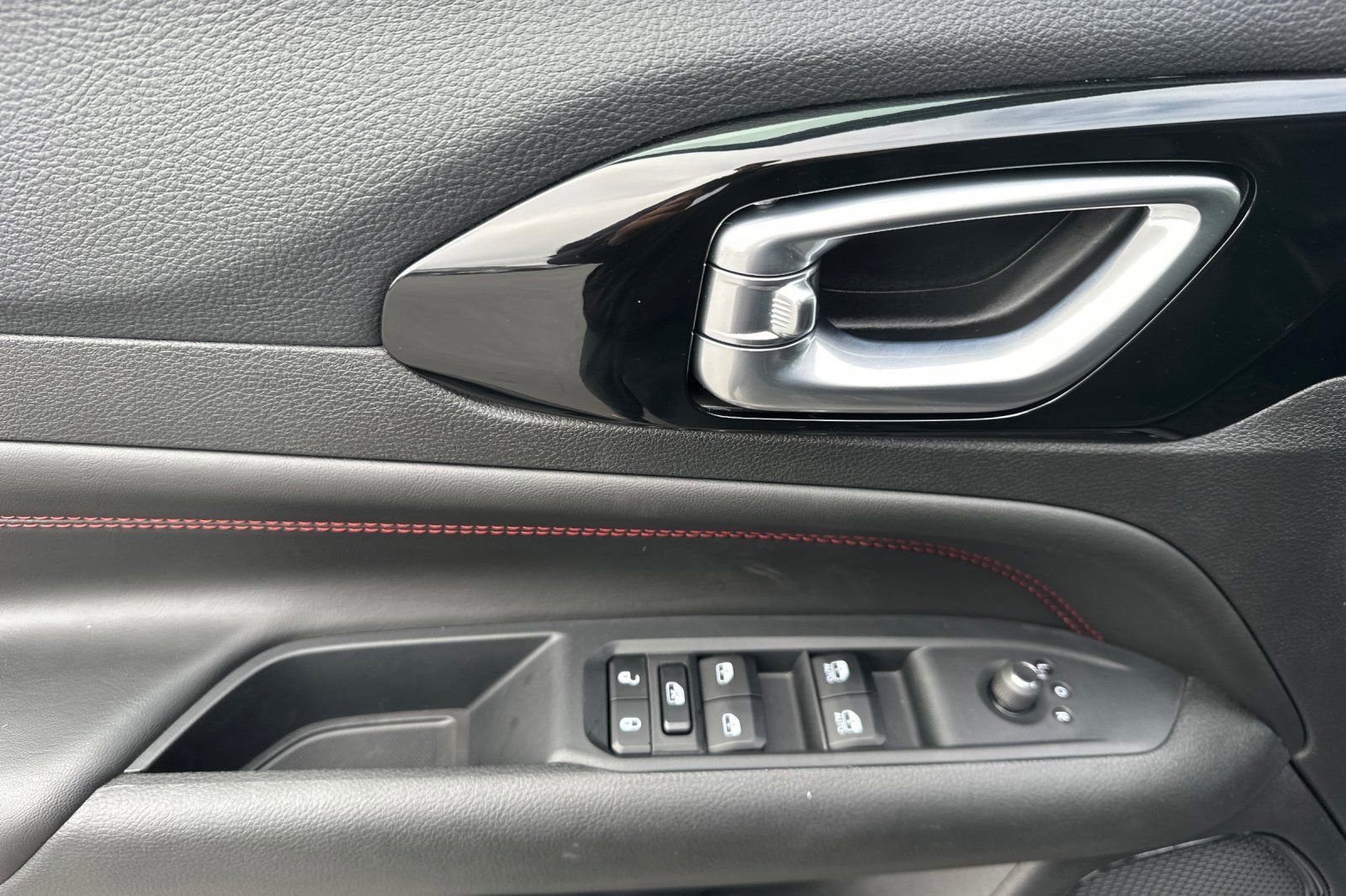 New 2026 Jeep Compass Trailhawk image 11