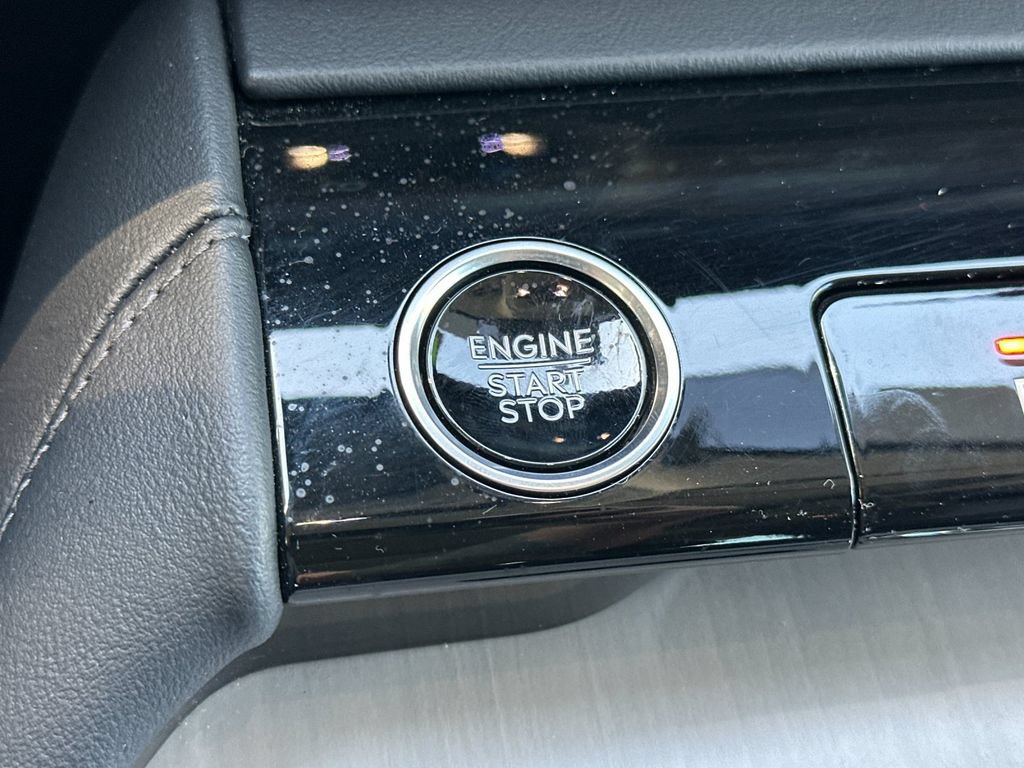 Certified 2025 Lincoln Navigator Reserve AWD/4WD image 21